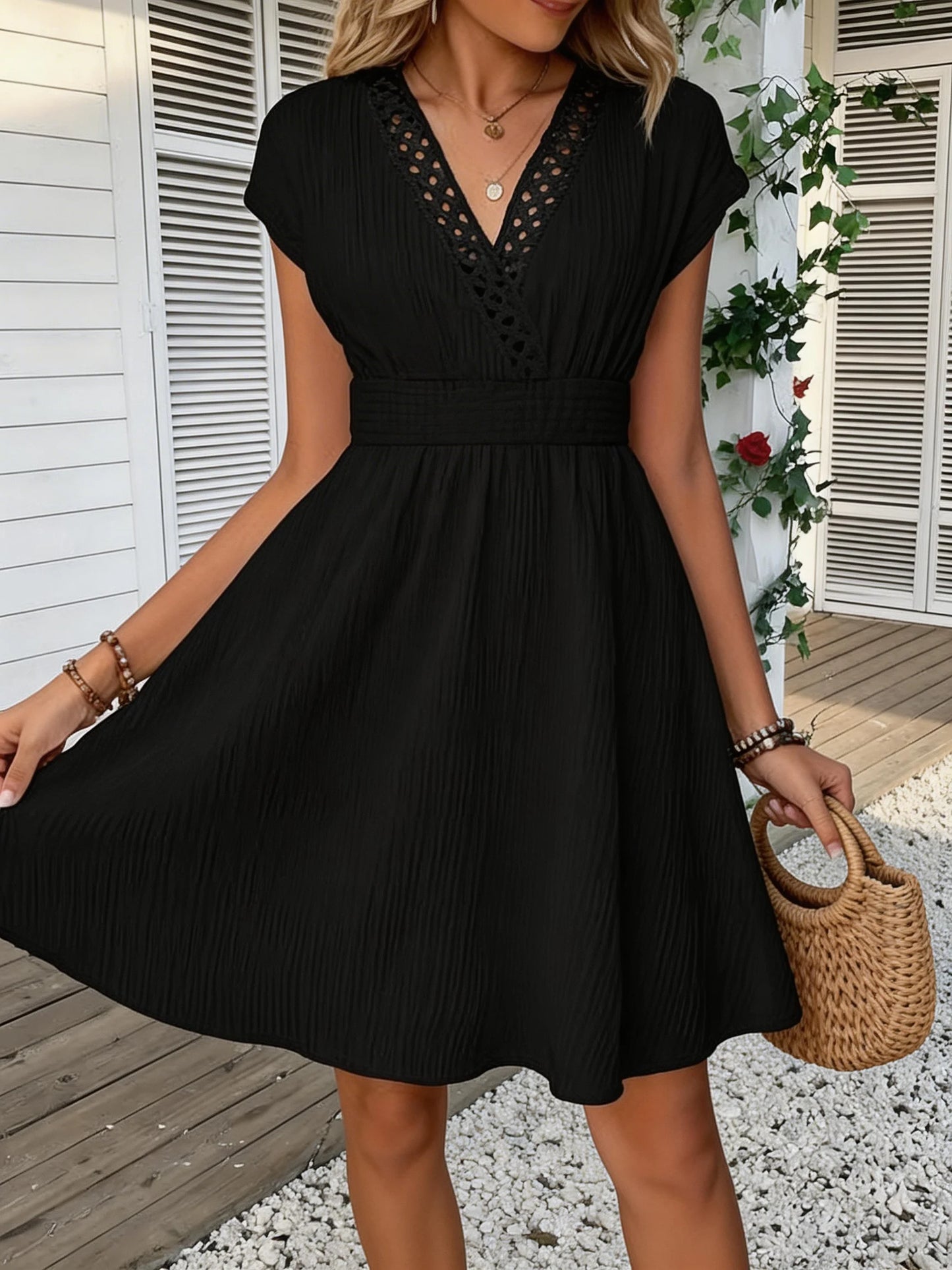 Robe Courte Femme Dentelle Col V | Manches Bouffantes Style Français | Robe Rayée Cintrée