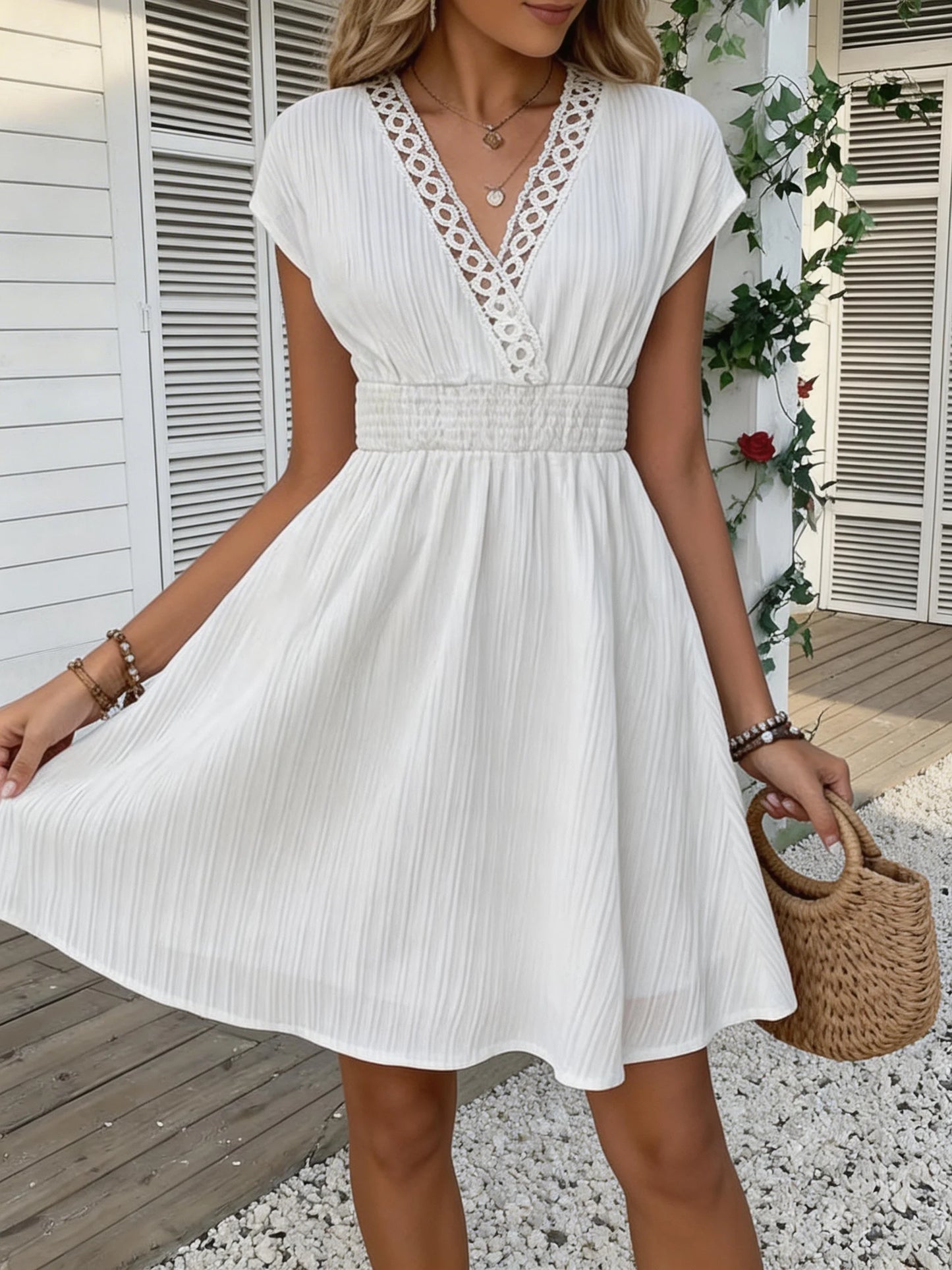 Robe Courte Femme Dentelle Col V | Manches Bouffantes Style Français | Robe Rayée Cintrée