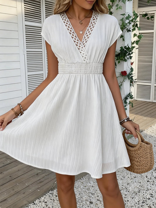 Robe Courte Femme Dentelle Col V | Manches Bouffantes Style Français | Robe Rayée Cintrée